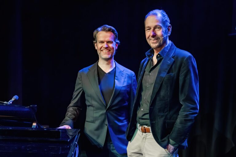 Roek Lips & Bas Bons – Wie Ben Je Zonder Verhaal — theater in Zeist